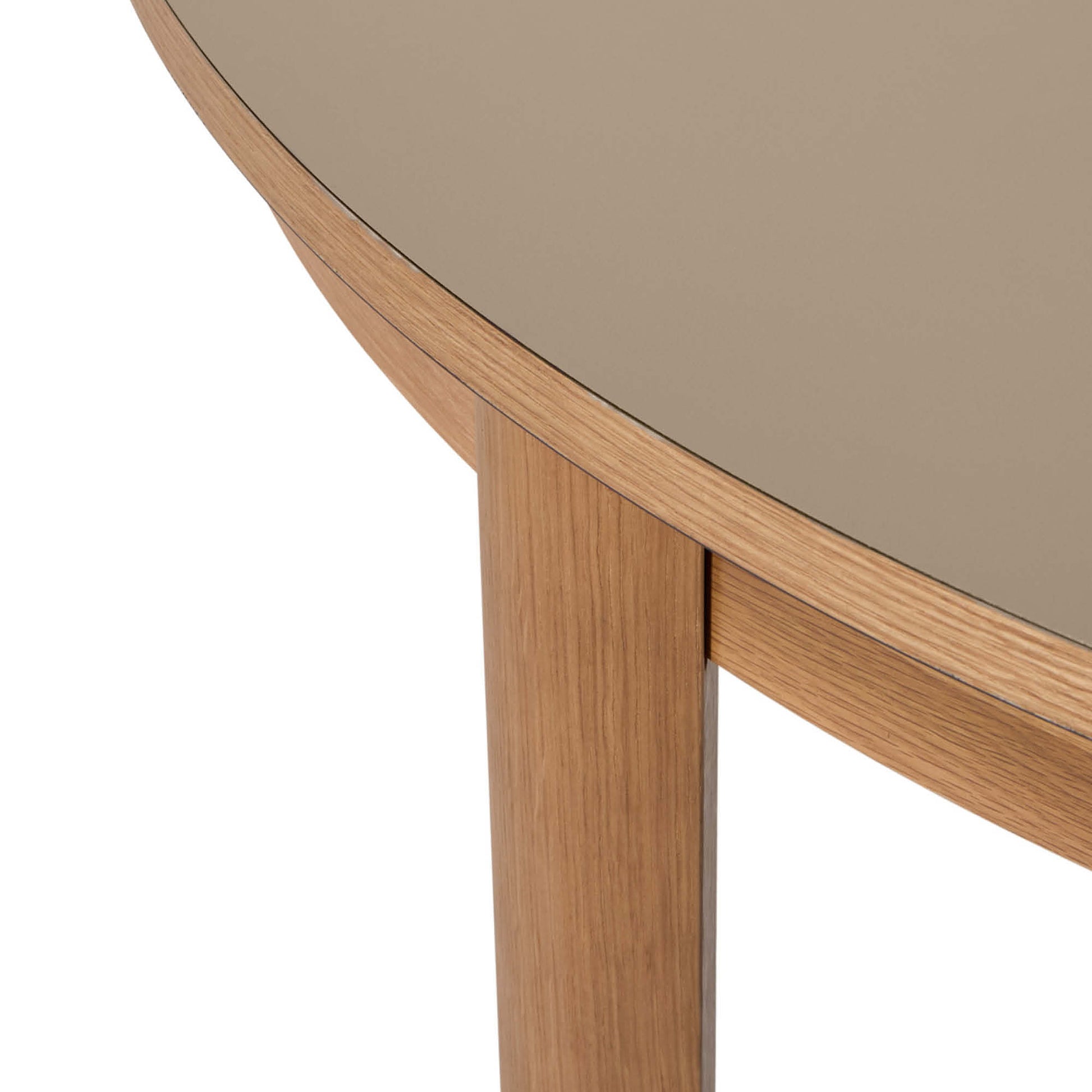 Holdbar spisebord, inkl. tillægsplader | Ø120/220 - Møbelkompagniet