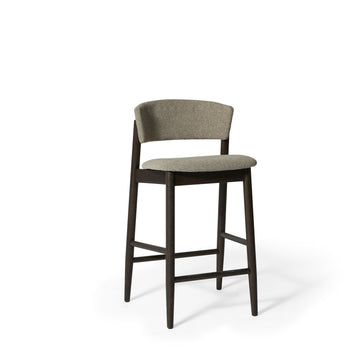 Leonora counterstol, røget egetræ | stof - Møbelkompagniet