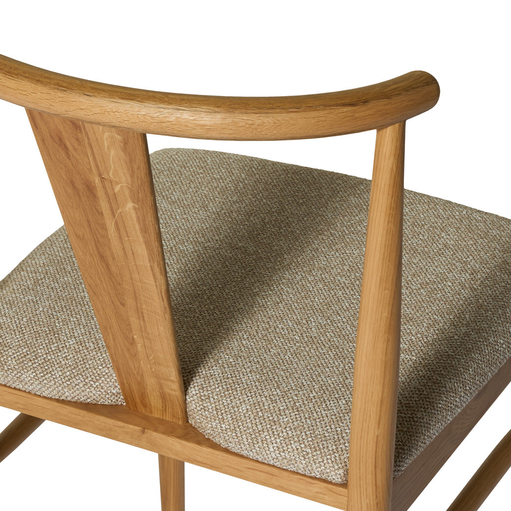 Mori spisebordsstol, egetræ | stof beige - Møbelkompagniet