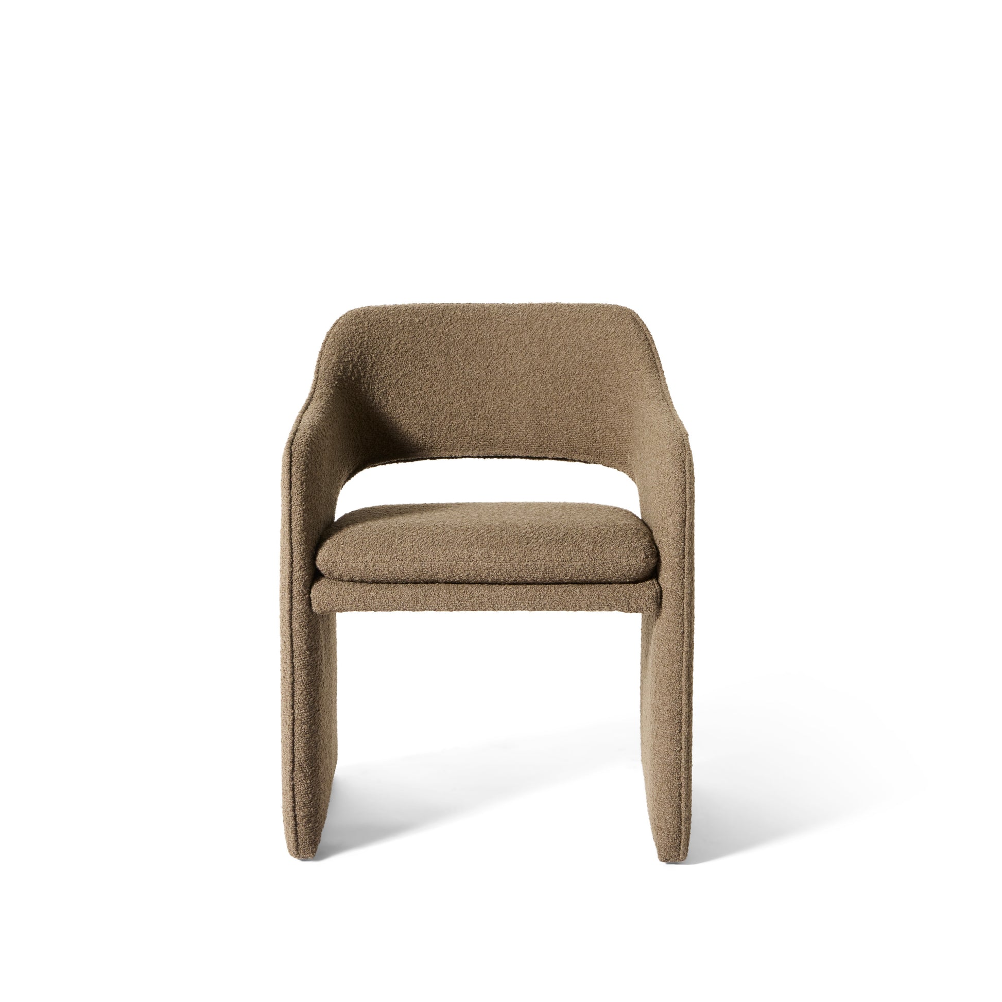Plush spisebordsstol, armlæn | Amiya Bouclé - Møbelkompagniet