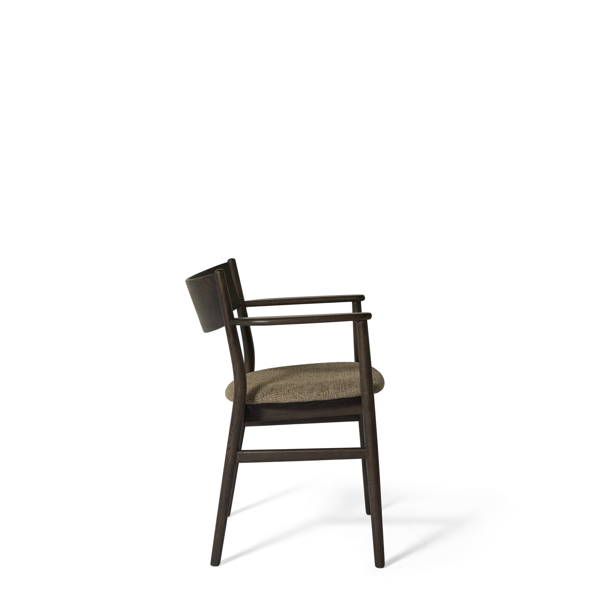 Seren spisebordsstol, røget egetræ | stof | armlæn - Møbelkompagniet