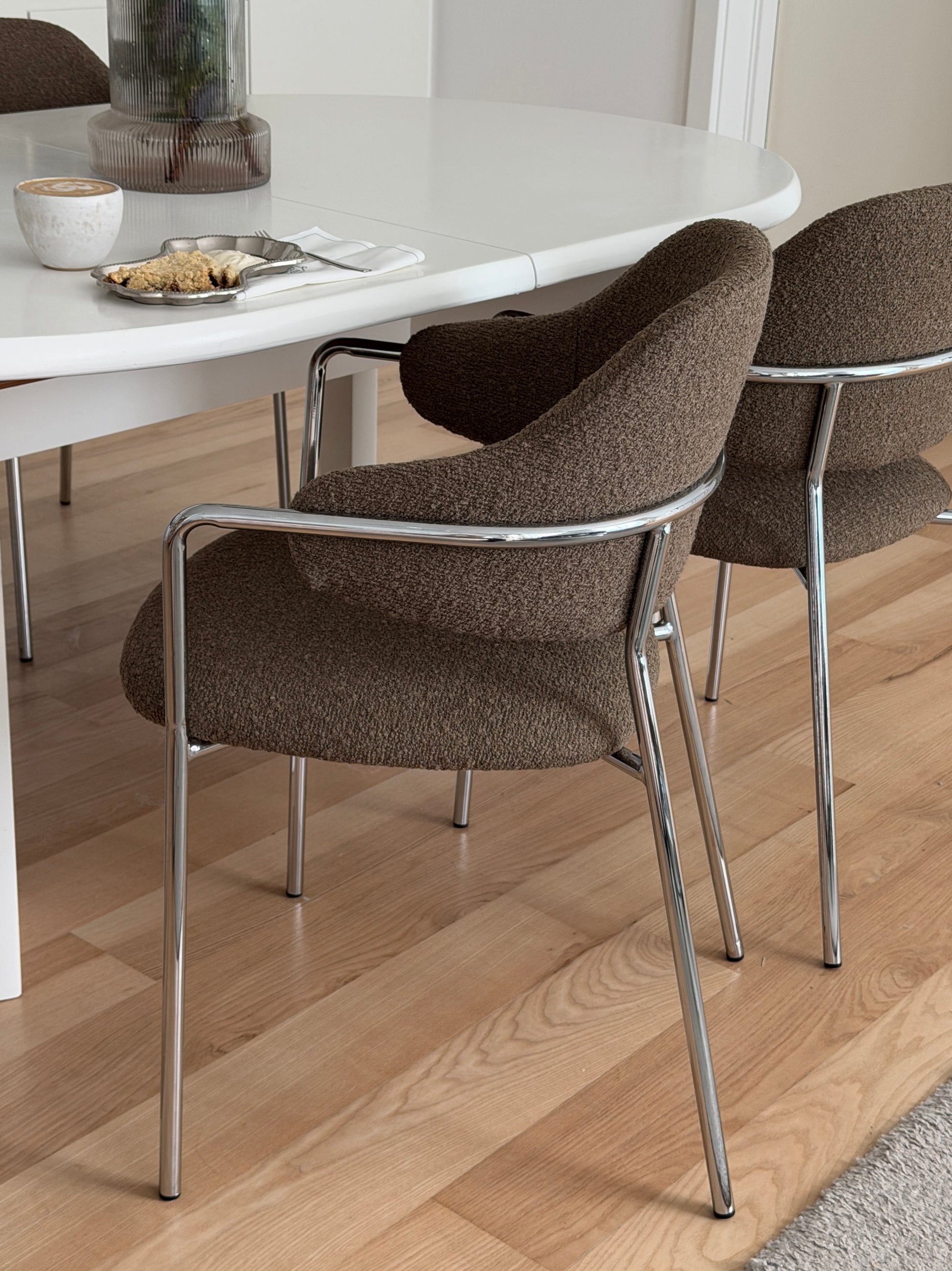 Lumo spisebordsstol, armlæn - Møbelkompagniet