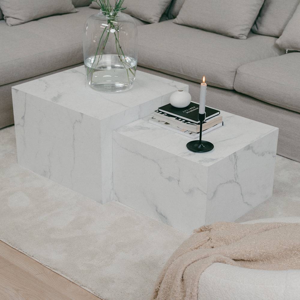 Kvadratisk sofabordssæt i hvidt marmor look